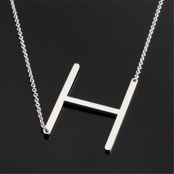 Initial necklaces - Picture 4 of 4